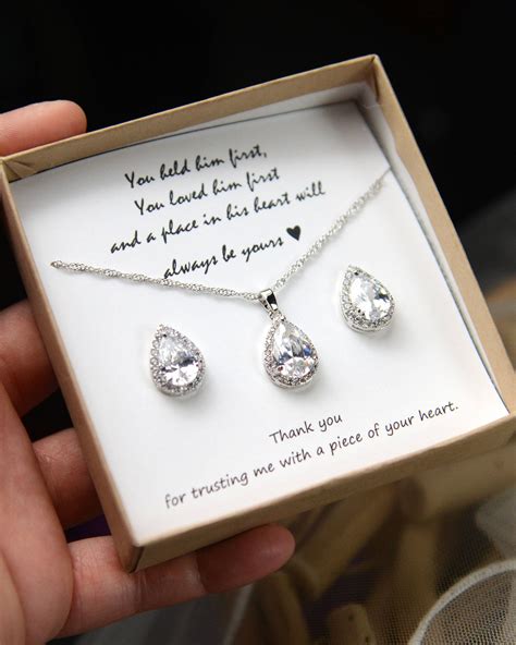 best mother in law gifts for wedding
